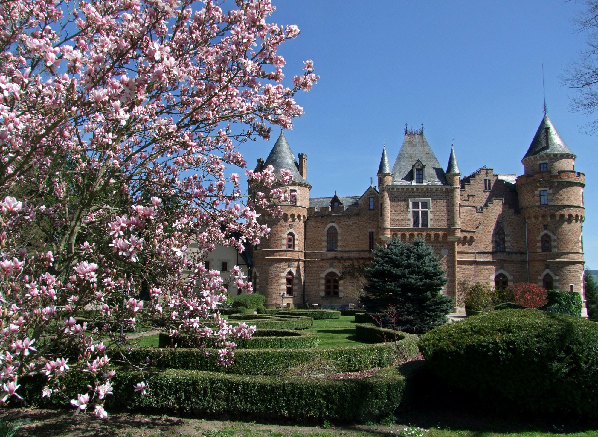 Façade Château de Maulmont